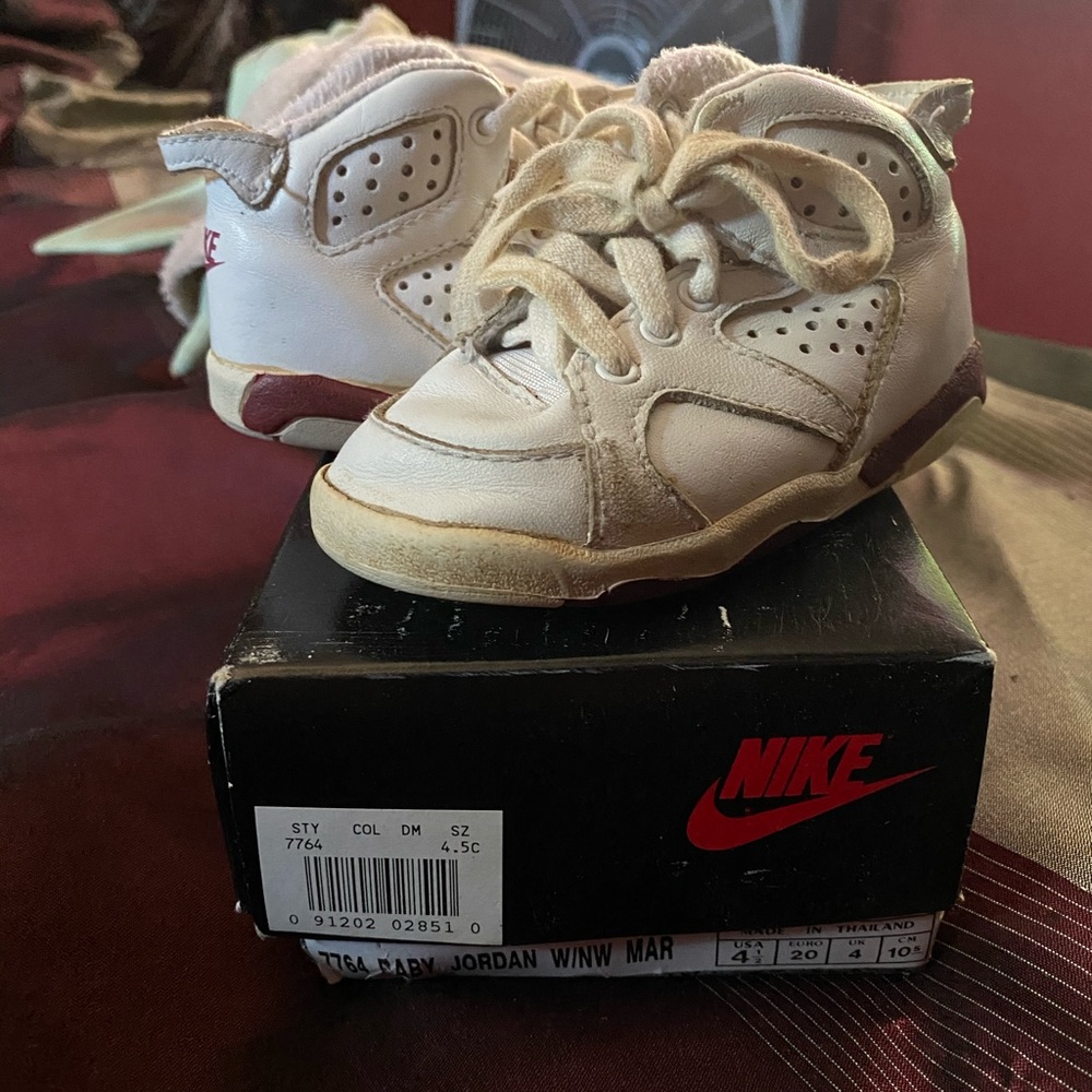 Vintage Toddler Jordan Maroon 6 size 4.5